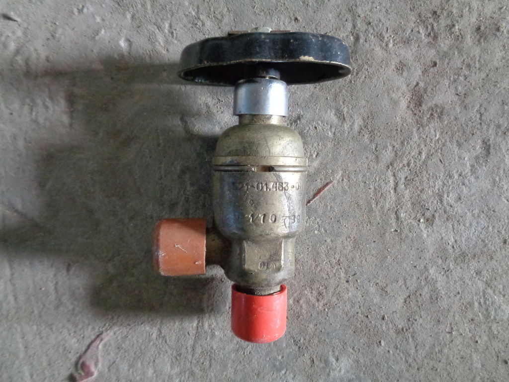 Клапан запорный штуцерный угловой 521-01.463-01 бр, ду 6 ру 100