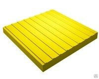 Тактильная тротуарная плитка с продольными рифами 300х300 h50 жёлтая